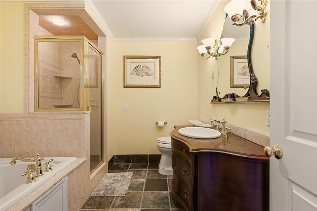 216 Goddard Row, Newport, RI 02840