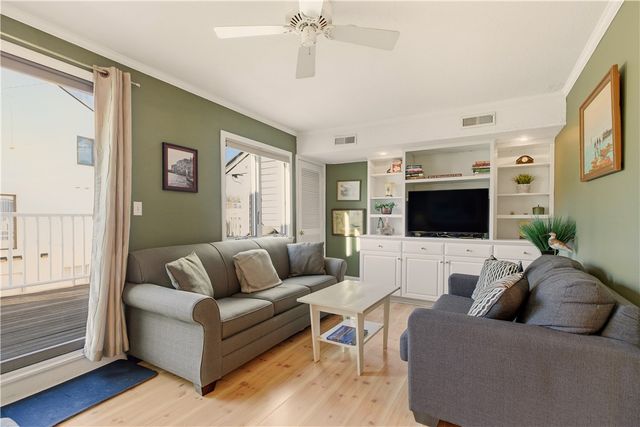 216 Goddard Row, Newport, RI 02840