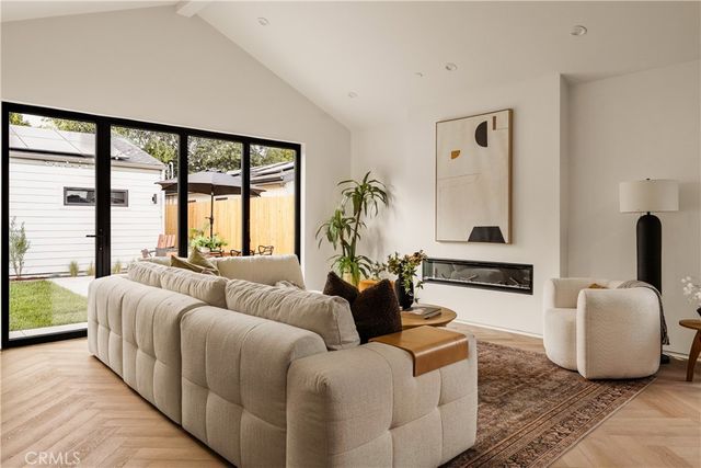 15337 Lemay Street, Van Nuys, CA 91406