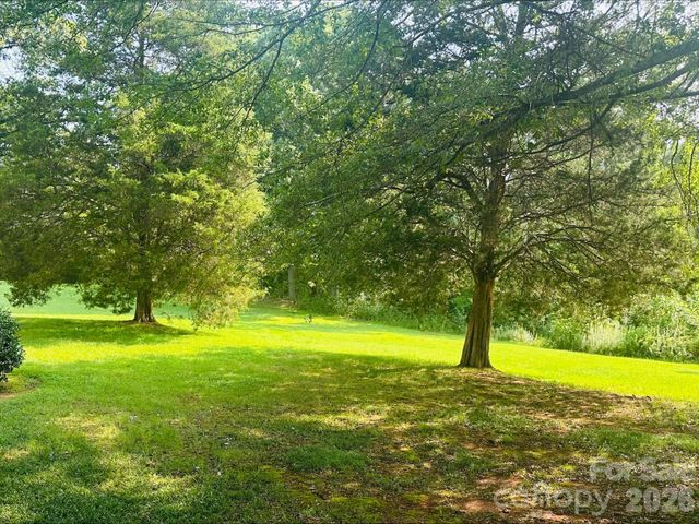 1952 N Nc 16 Business Highway, Denver, NC 28037