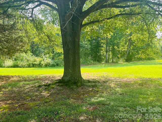1952 N Nc 16 Business Highway, Denver, NC 28037