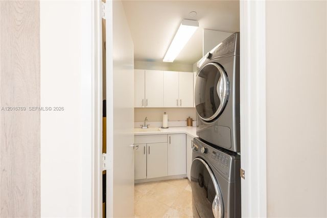 737 Crandon Blvd 402 402, Key Biscayne, FL 33149
