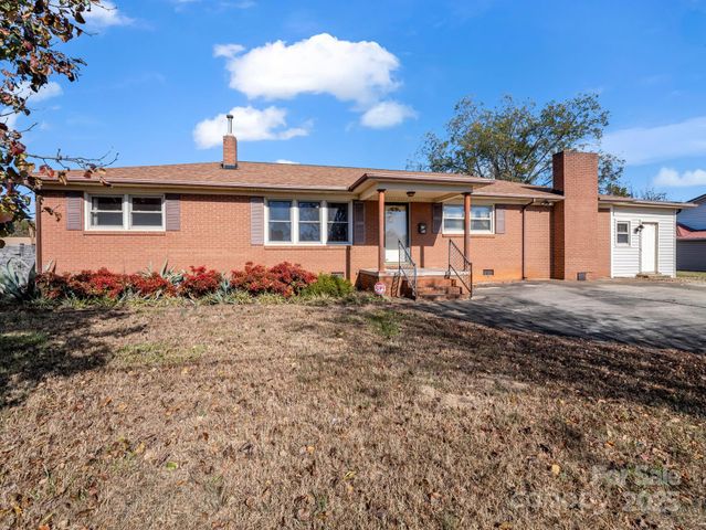 2815 Highland Drive, Lincolnton, NC 28092