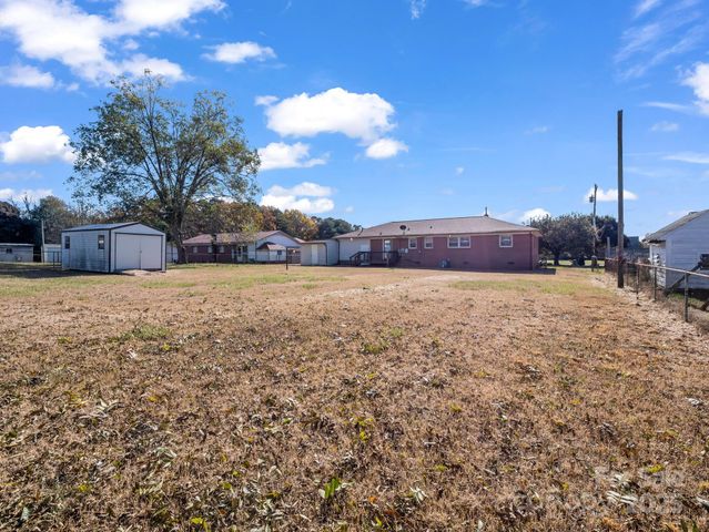 2815 Highland Drive, Lincolnton, NC 28092