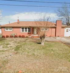 2815 Highland Drive, Lincolnton, NC 28092