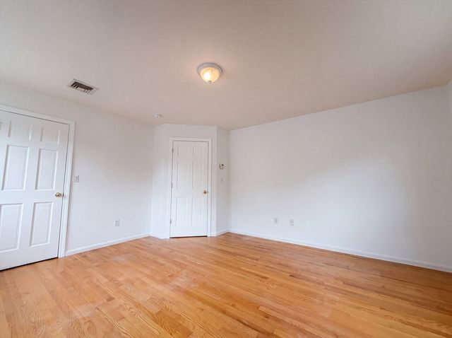 4 Macarthur Cir, Peabody, MA 01960