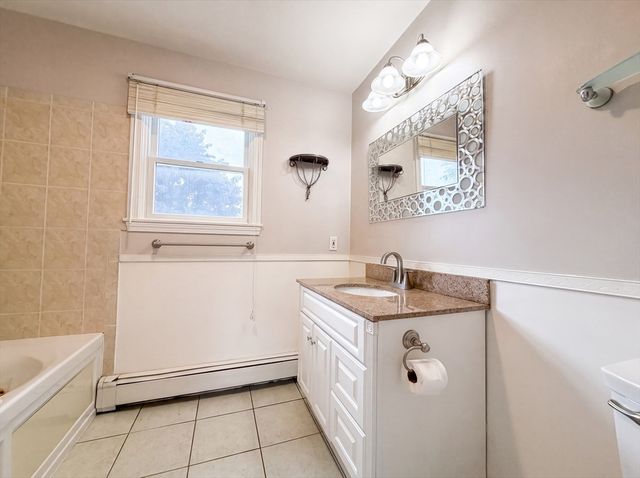 4 Macarthur Cir, Peabody, MA 01960