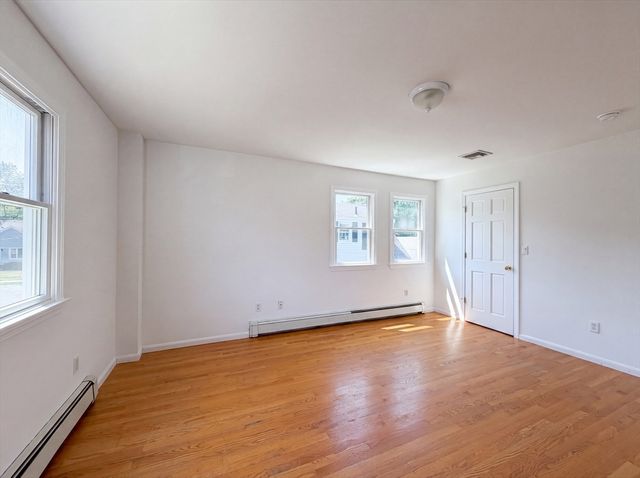 4 Macarthur Cir, Peabody, MA 01960