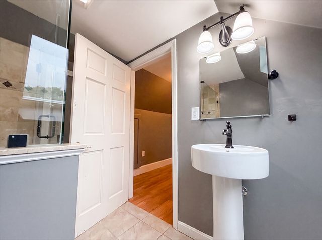 4 Macarthur Cir, Peabody, MA 01960