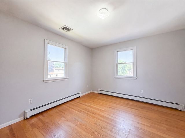 4 Macarthur Cir, Peabody, MA 01960