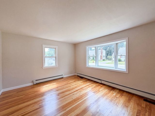 4 Macarthur Cir, Peabody, MA 01960