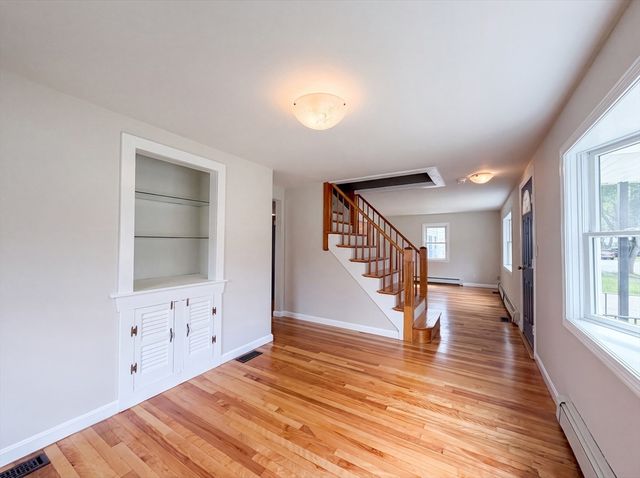 4 Macarthur Cir, Peabody, MA 01960