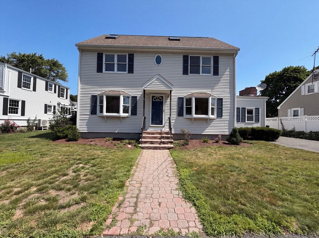 4 Macarthur Cir, Peabody, MA 01960