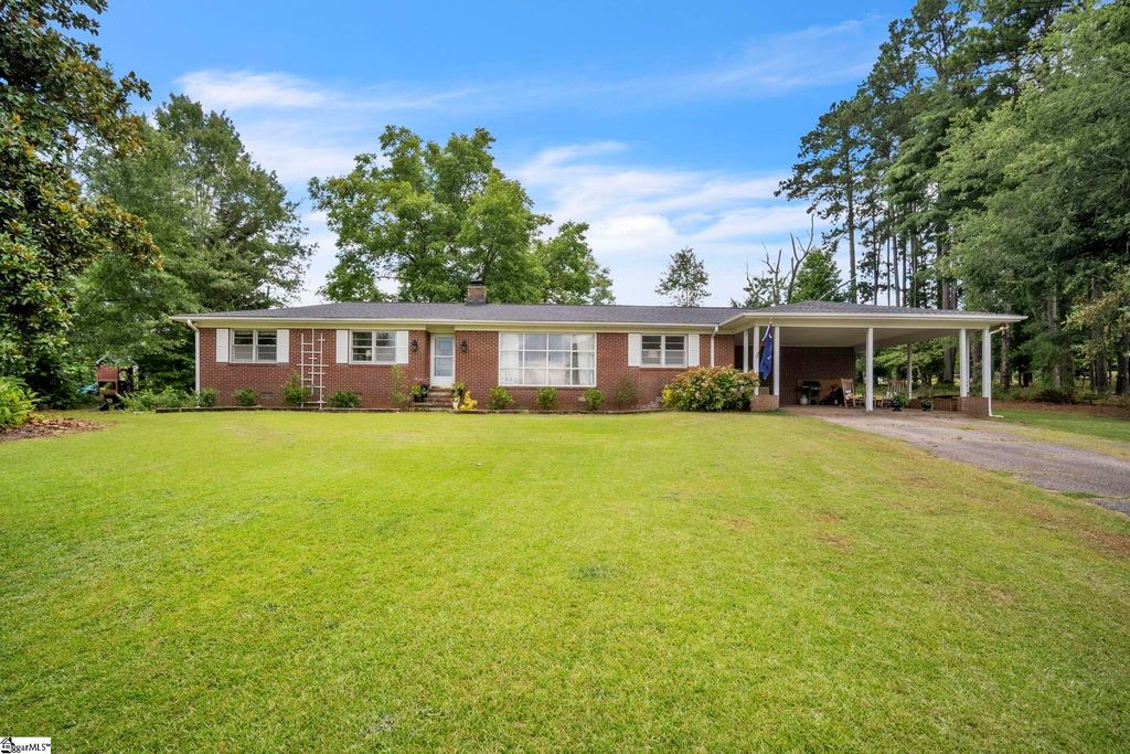103 W Crestview Street, Landrum, SC 29356