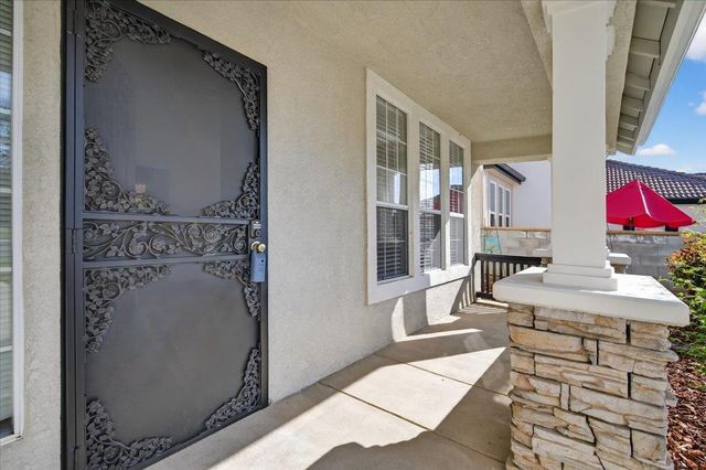 1942 E Desert Island Drive, Fresno, CA 93730