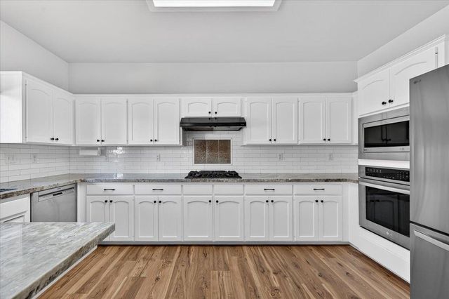 1942 E Desert Island Drive, Fresno, CA 93730