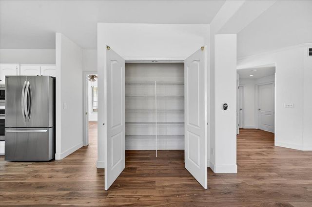 1942 E Desert Island Drive, Fresno, CA 93730