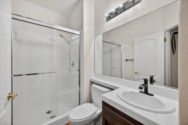 1942 E Desert Island Drive, Fresno, CA 93730