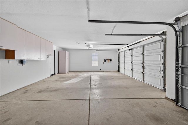 1942 E Desert Island Drive, Fresno, CA 93730