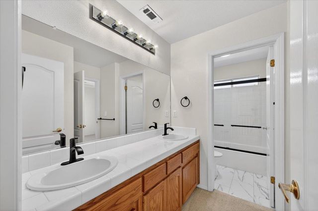 1942 E Desert Island Drive, Fresno, CA 93730