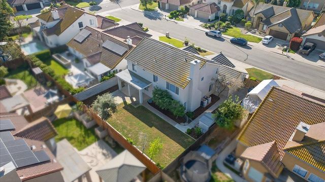 1942 E Desert Island Drive, Fresno, CA 93730