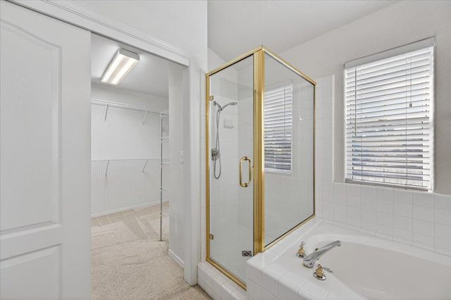 1942 E Desert Island Drive, Fresno, CA 93730