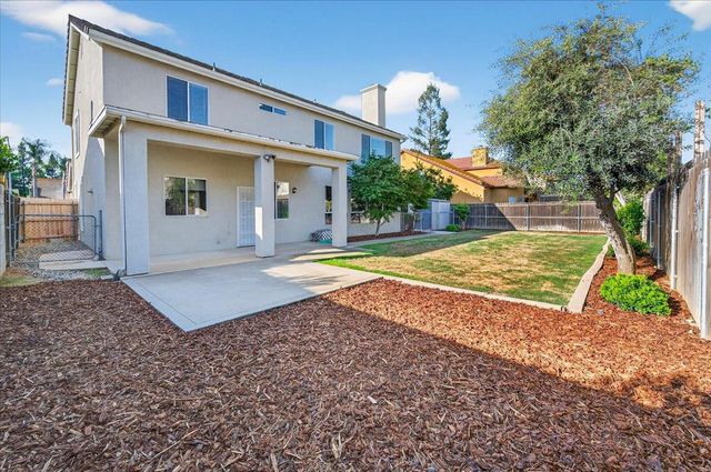 1942 E Desert Island Drive, Fresno, CA 93730