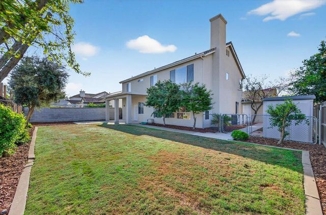 1942 E Desert Island Drive, Fresno, CA 93730