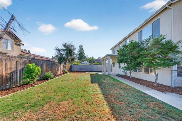 1942 E Desert Island Drive, Fresno, CA 93730