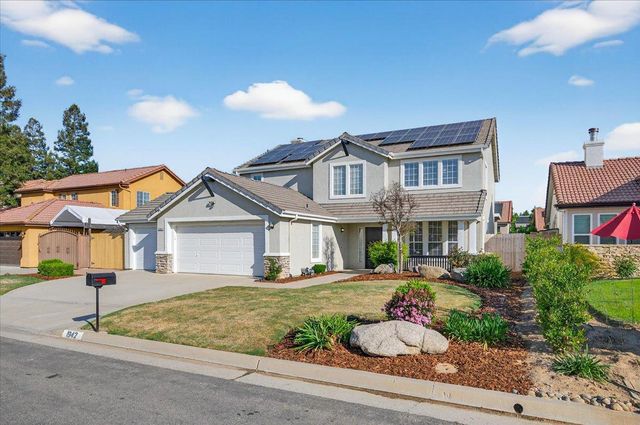 1942 E Desert Island Drive, Fresno, CA 93730