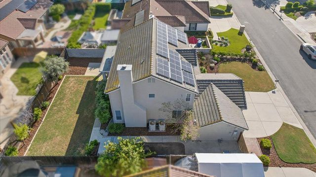 1942 E Desert Island Drive, Fresno, CA 93730