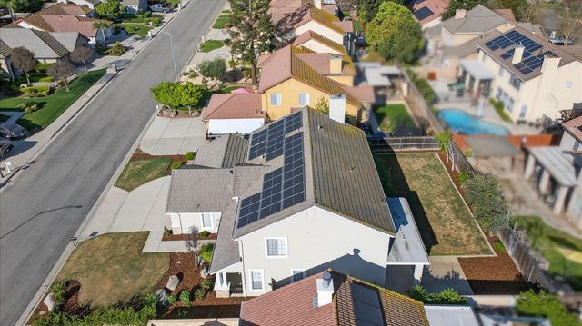 1942 E Desert Island Drive, Fresno, CA 93730