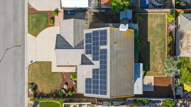 1942 E Desert Island Drive, Fresno, CA 93730