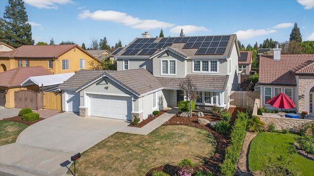 1942 E Desert Island Drive, Fresno, CA 93730