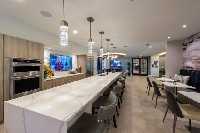 15915 Kingfield Drive 2106, Houston, TX 77084