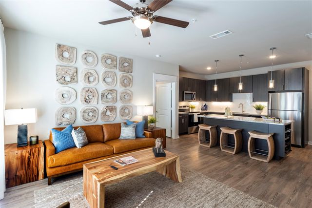 15915 Kingfield Drive 2106, Houston, TX 77084