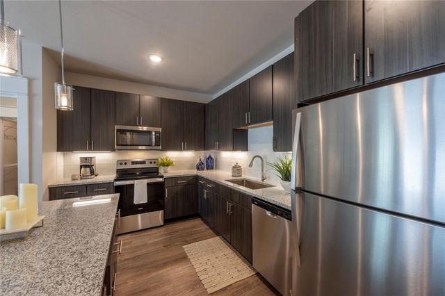 15915 Kingfield Drive 2106, Houston, TX 77084