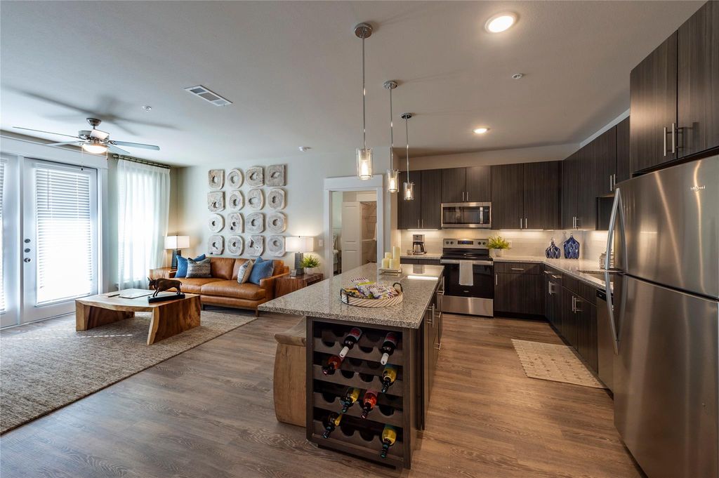 15915 Kingfield Drive 2106, Houston, TX 77084