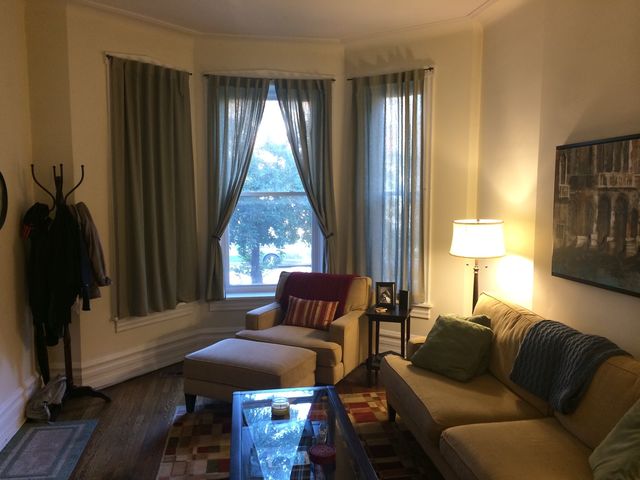 3832 N Lakewood Avenue, Chicago, IL 60613