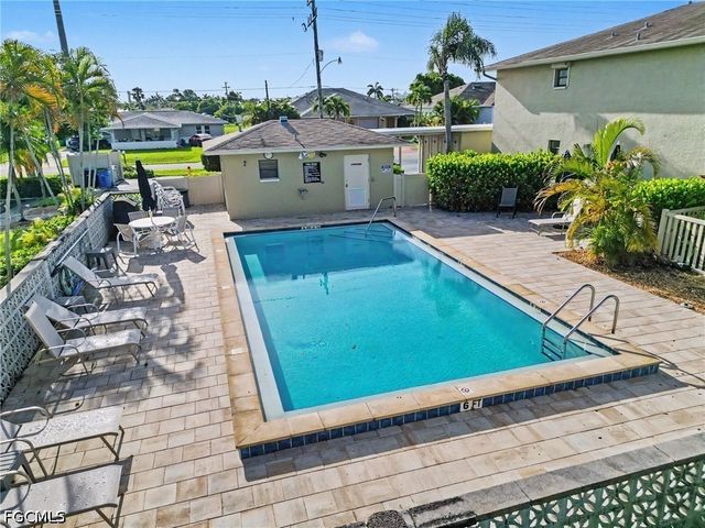 4622 SW Santa Barbara PL 111, Cape Coral, FL 33914