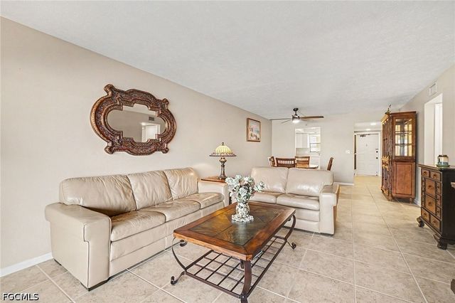 4622 SW Santa Barbara PL 111, Cape Coral, FL 33914