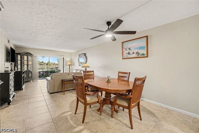 4622 SW Santa Barbara PL 111, Cape Coral, FL 33914