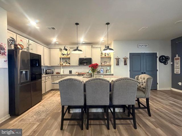 84 PREENING RD, Hedgesville, WV 25427