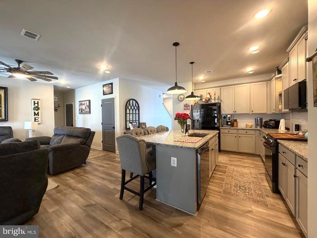 84 PREENING RD, Hedgesville, WV 25427