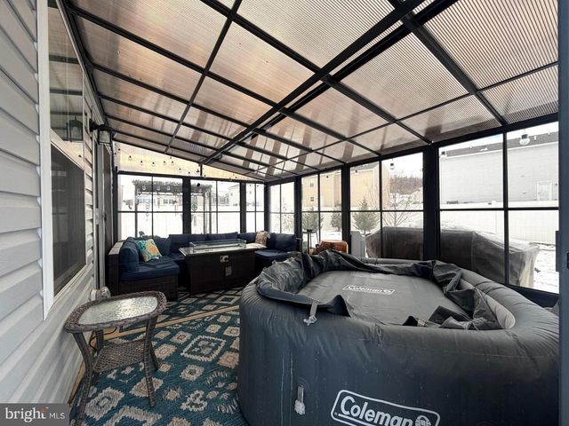 84 PREENING RD, Hedgesville, WV 25427