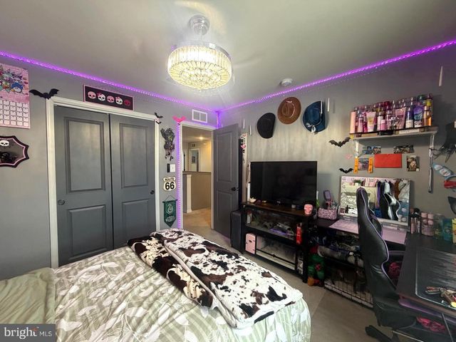 84 PREENING RD, Hedgesville, WV 25427