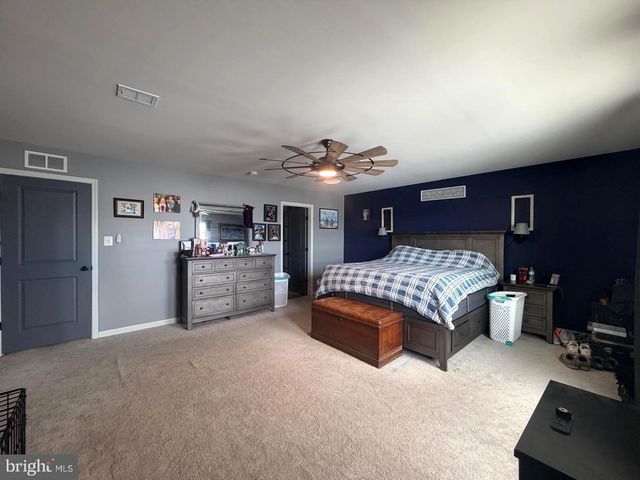 84 PREENING RD, Hedgesville, WV 25427