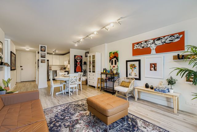 1660 N La Salle Drive 307, Chicago, IL 60614