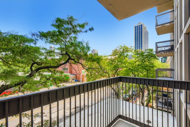 1660 N La Salle Drive 307, Chicago, IL 60614