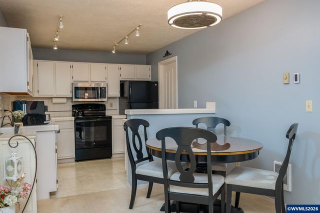 4000 Carman #E-68 Dr, Lake Oswego, OR 97035